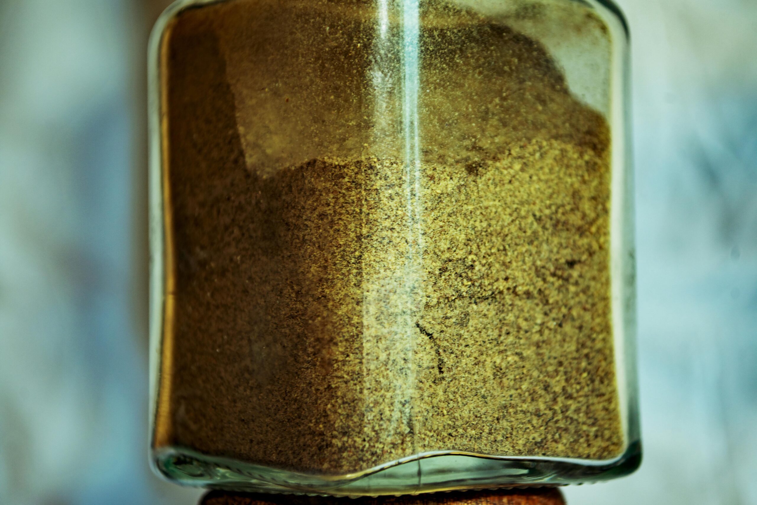 Beliebte Gewürze im Sortiment: Pfeffer, Paprika, Kreuzkümmel, Kurkuma und mehr